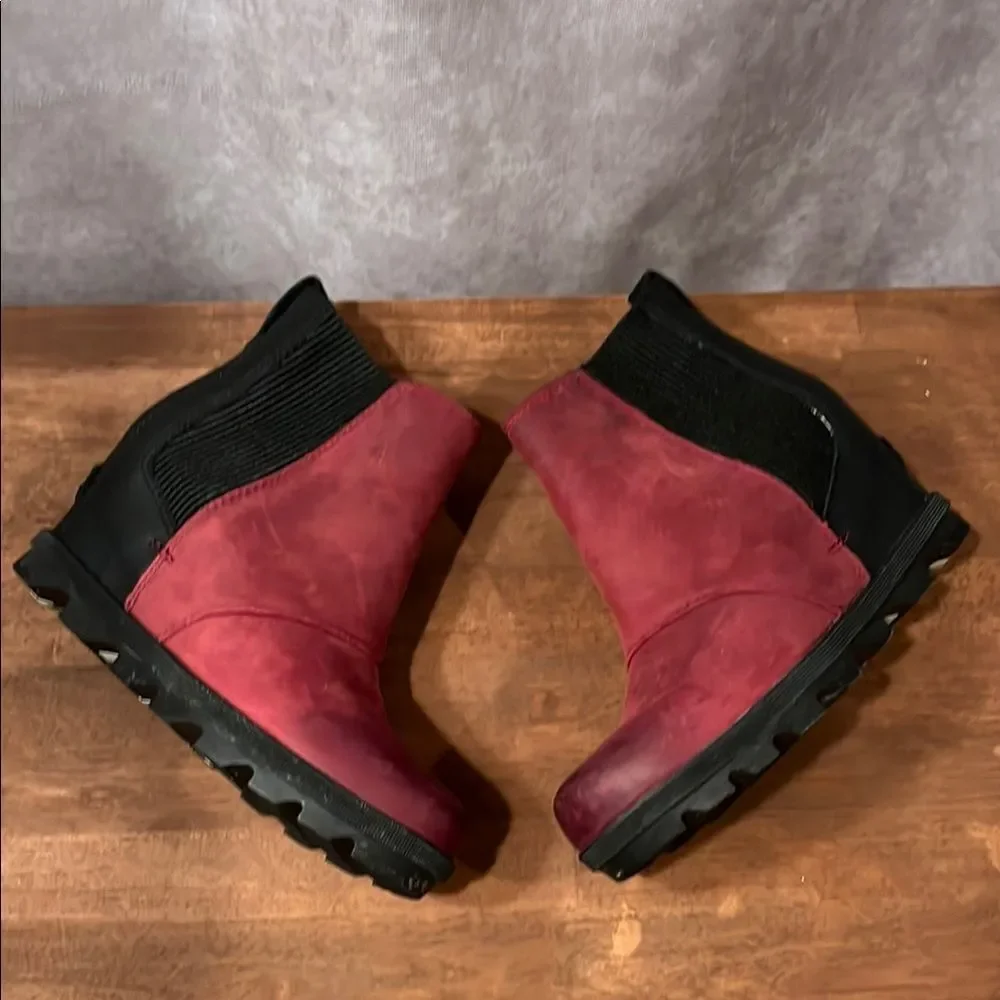 Sorel Lea Burgundy/Red and Black Platform Wedge Winter Ankle Boots size 6.5
